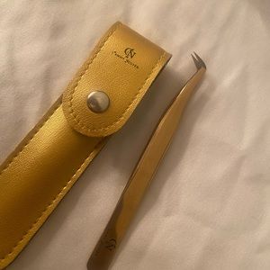 CAMMY NGUYEN Gold MEGA Volume Tweezers